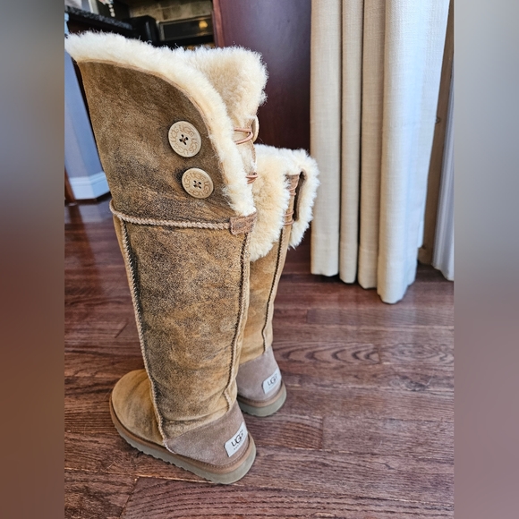 UGG over the knee boot - Picture 2 of 7